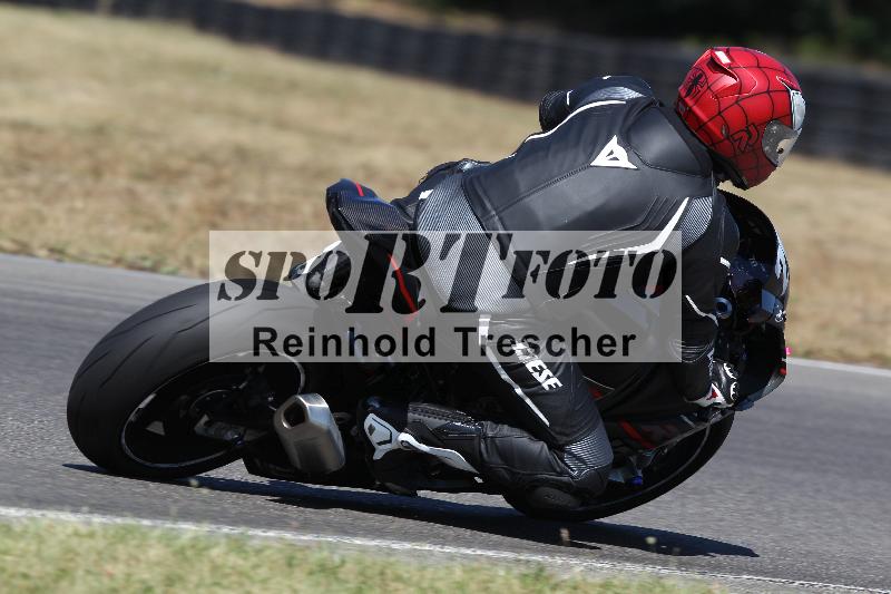 Archiv-2022/54 13.08.2022 Plüss Moto Sport ADR/Freies Fahren/backside